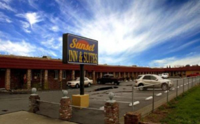 Отель Sunset Inn and Suites West Sacramento  Вест Сакраменто